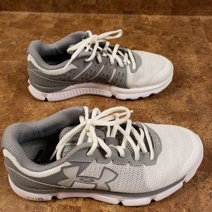 Under Armour Shoes (Size 7)